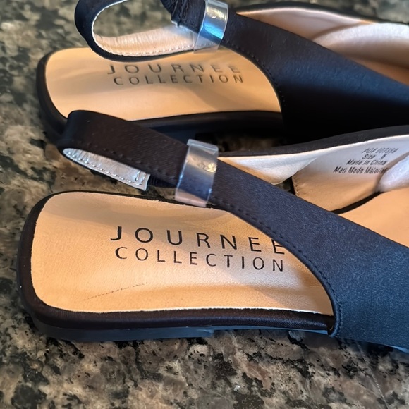 Journee Collection Rebel Black Flats with embellished rhinestones Design NWT 6 - Picture 2 of 9